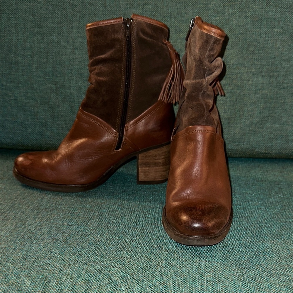 Bos. & Co. 9.5 Snow Winter Brown Leather Ankle Boots
(40 Eu) Bailee